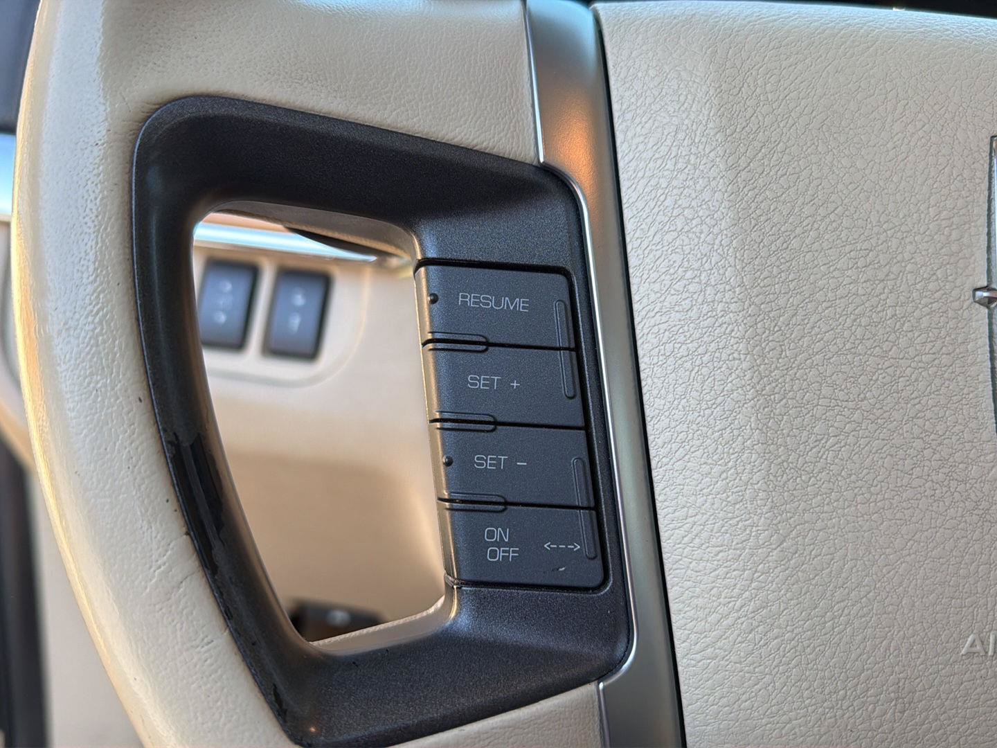 Used 2010 Lincoln MKS FWD image 21
