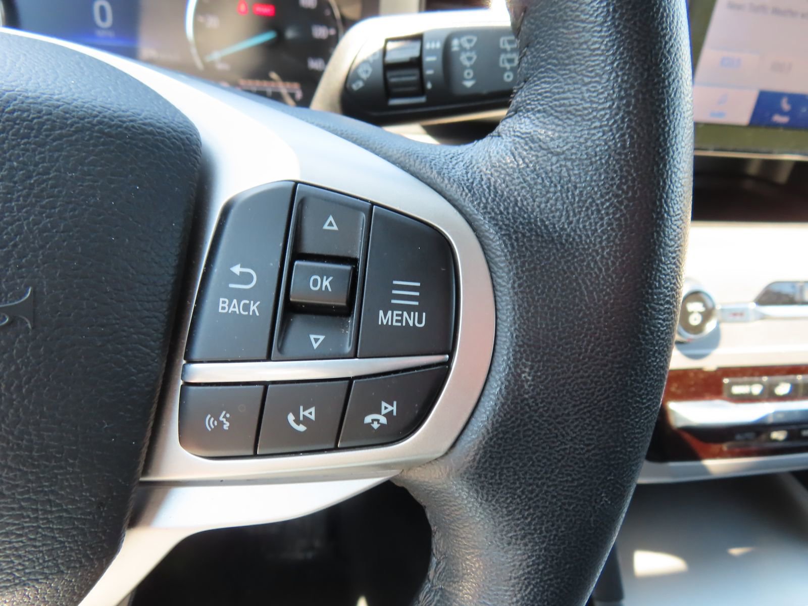 Used 2022 Ford Explorer XLT image 20