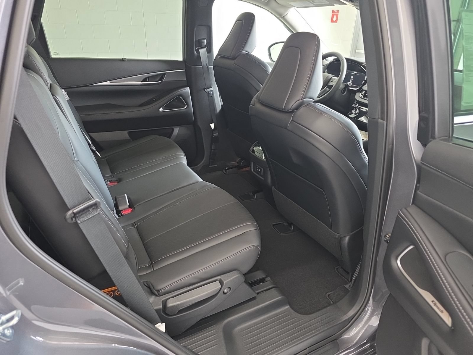 New 2026 INFINITI QX60 Luxe w/ Cargo Package AWD/4WD image 10