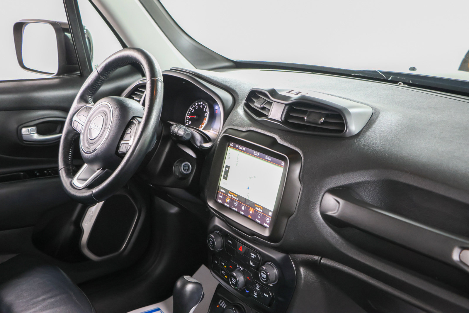 Used 2023 Jeep Renegade Limited AWD/4WD image 25