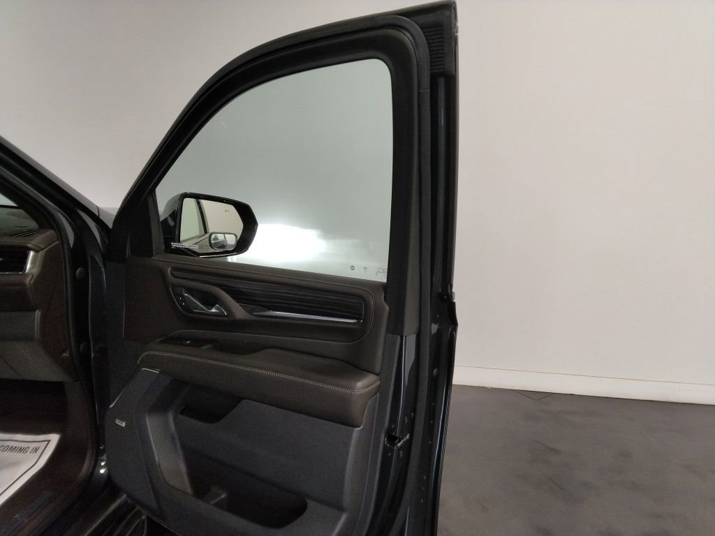 Used 2022 GMC Yukon Denali image 48