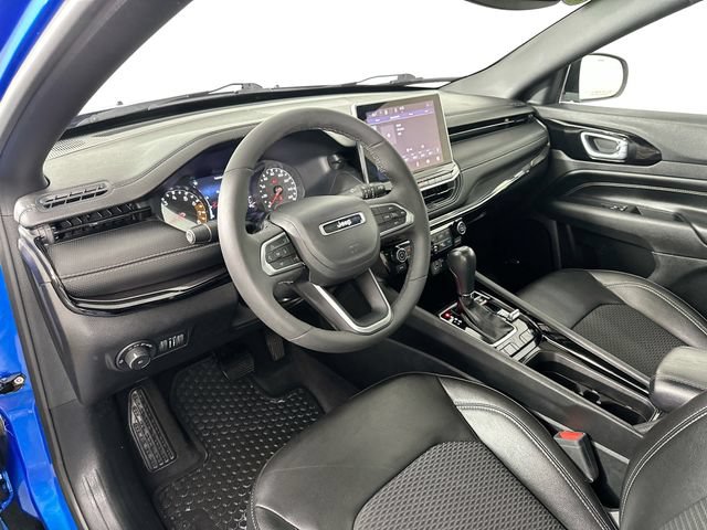 Used 2023 Jeep Compass Latitude w/ Sun and Sound Group AWD/4WD image 21