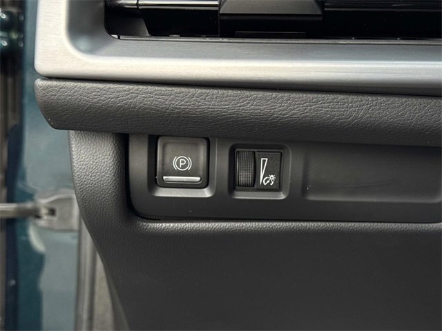 Used 2024 Cadillac XT4 Sport image 32