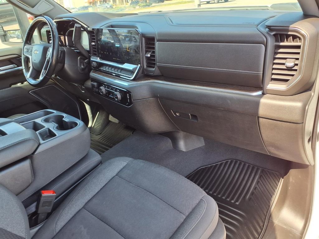 Used 2024 Chevrolet Silverado 2500 LT AWD/4WD image 12