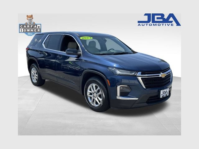 Used 2023 Chevrolet Traverse LS FWD image 1