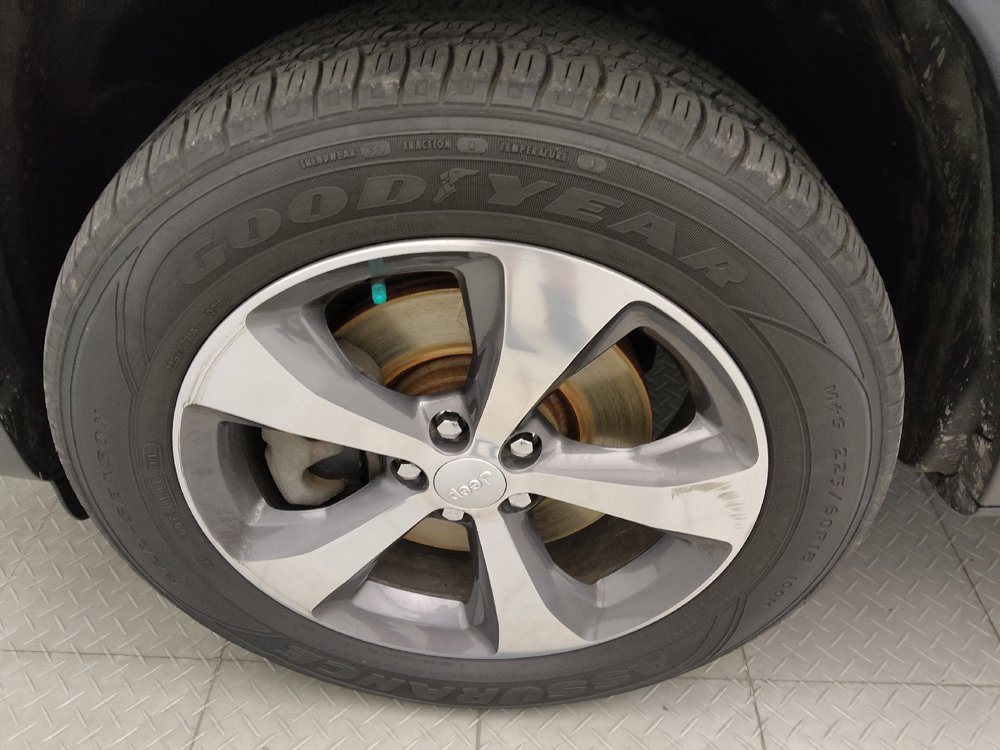 Used 2020 Jeep Cherokee Limited AWD/4WD image 31