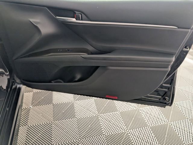 Used 2021 Toyota Camry SE image 30