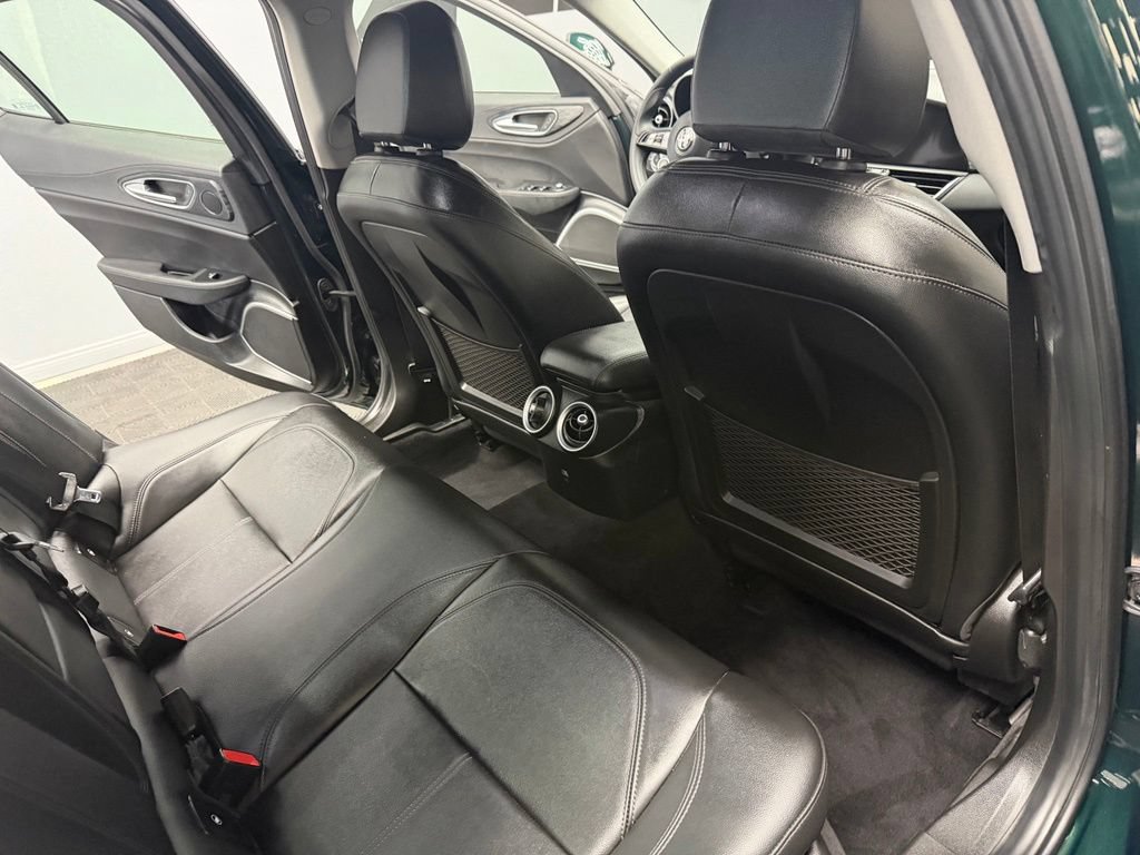 Used 2020 Alfa Romeo Giulia RWD image 46