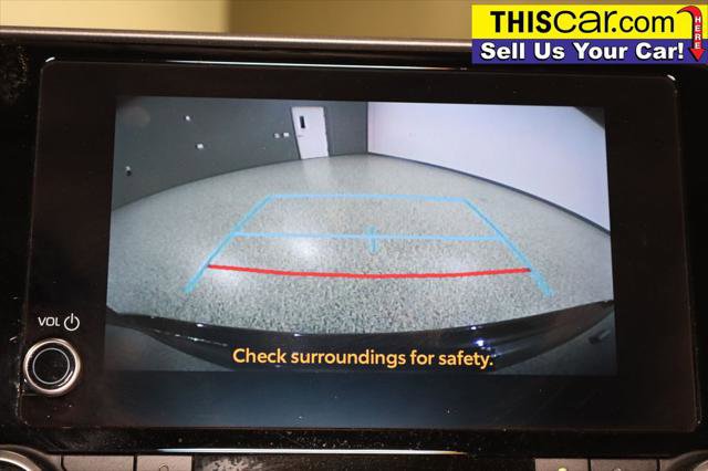 Used 2023 Toyota Highlander XLE image 17