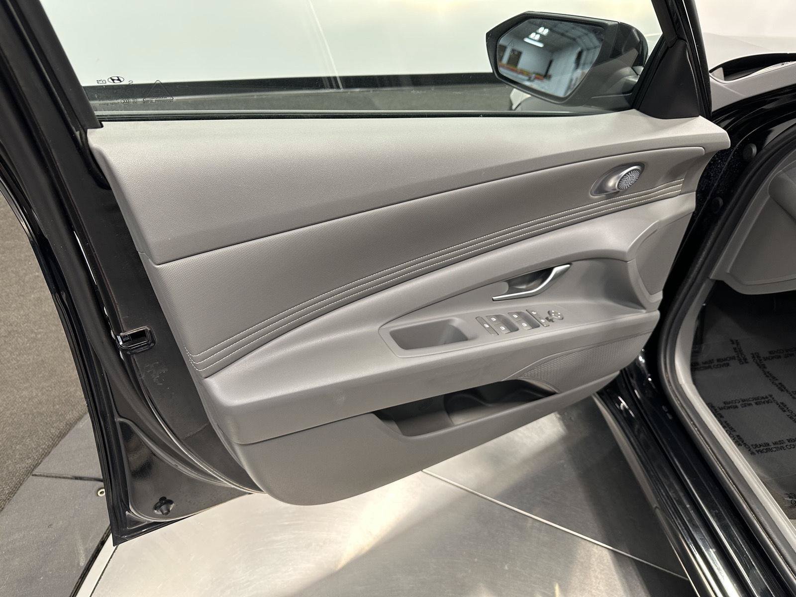 Certified 2023 Hyundai Elantra SEL w/ Convenience Package FWD image 13
