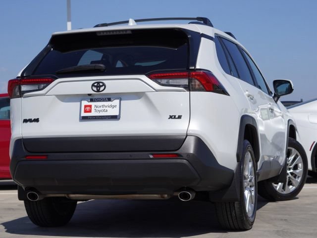 Used 2025 Toyota RAV4 XLE Premium w/ Weather Package FWD image 7