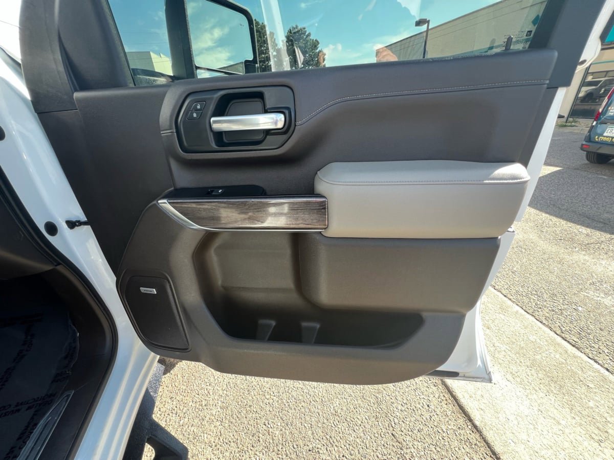 Used 2020 Chevrolet Silverado 2500 LTZ w/ Technology Package AWD/4WD image 11