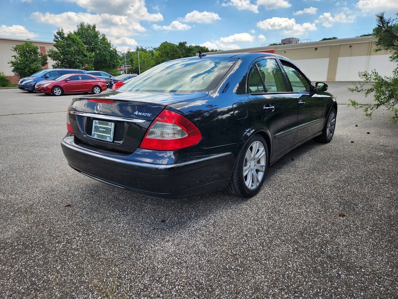 Used 2009 Mercedes-Benz E 350 4MATIC Sedan image 24