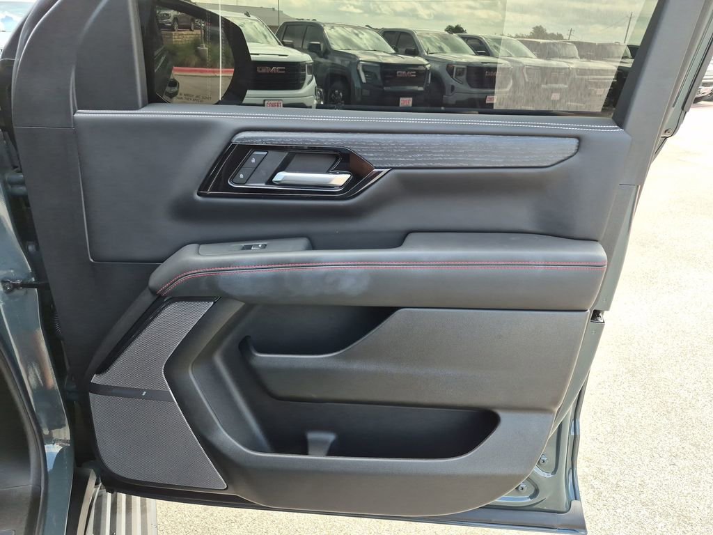 Used 2026 GMC Yukon AT4 Ultimate AWD/4WD image 41