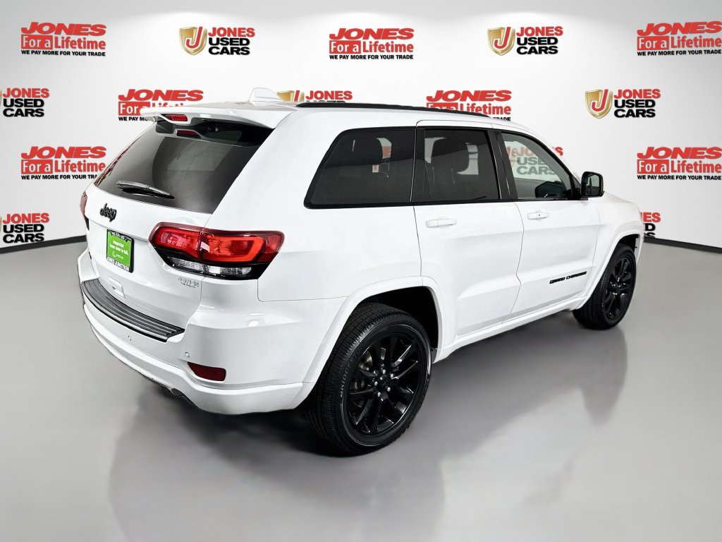 Used 2020 Jeep Grand Cherokee Altitude AWD/4WD image 17