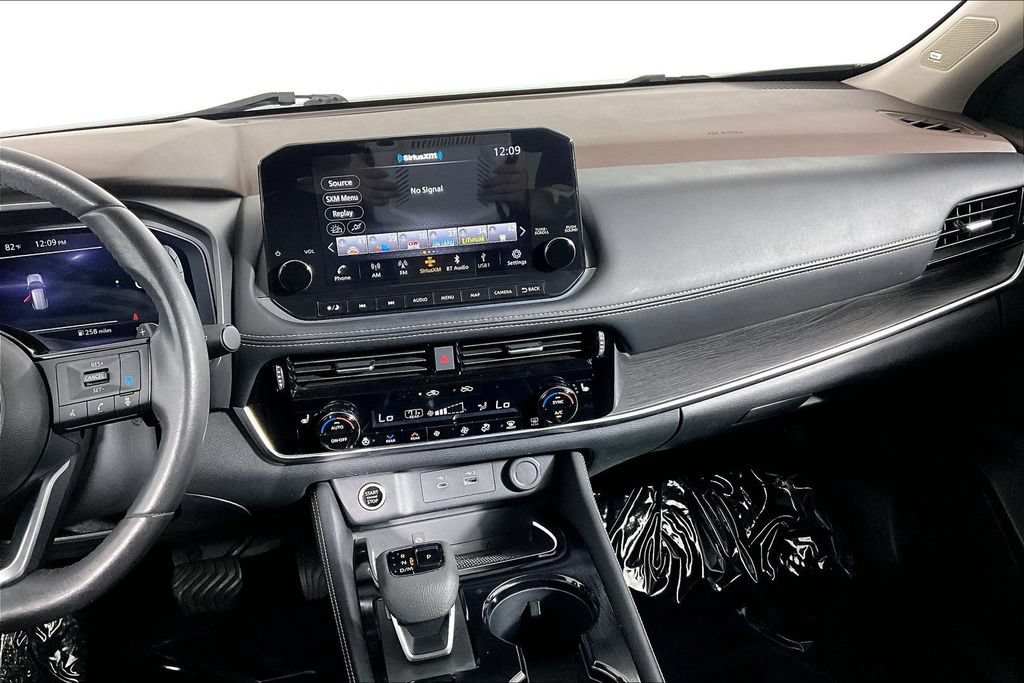 Used 2023 Nissan Rogue Platinum w/ Platinum Premium Package FWD image 6