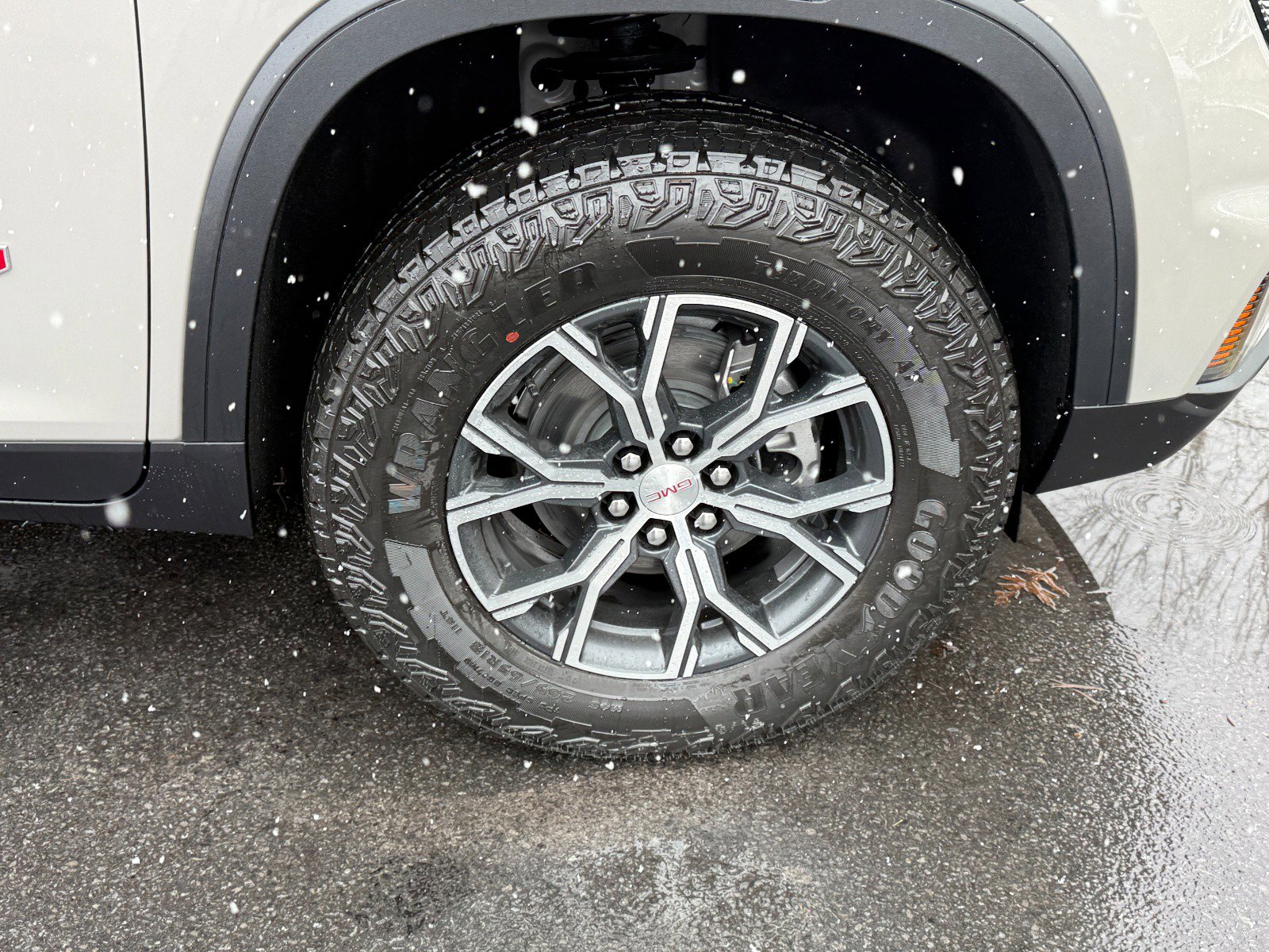 New 2026 GMC Acadia AT4 w/ LPO, Floor Liner Package image 12