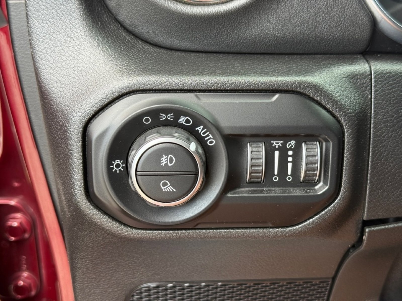 Used 2021 Jeep Gladiator Overland image 36