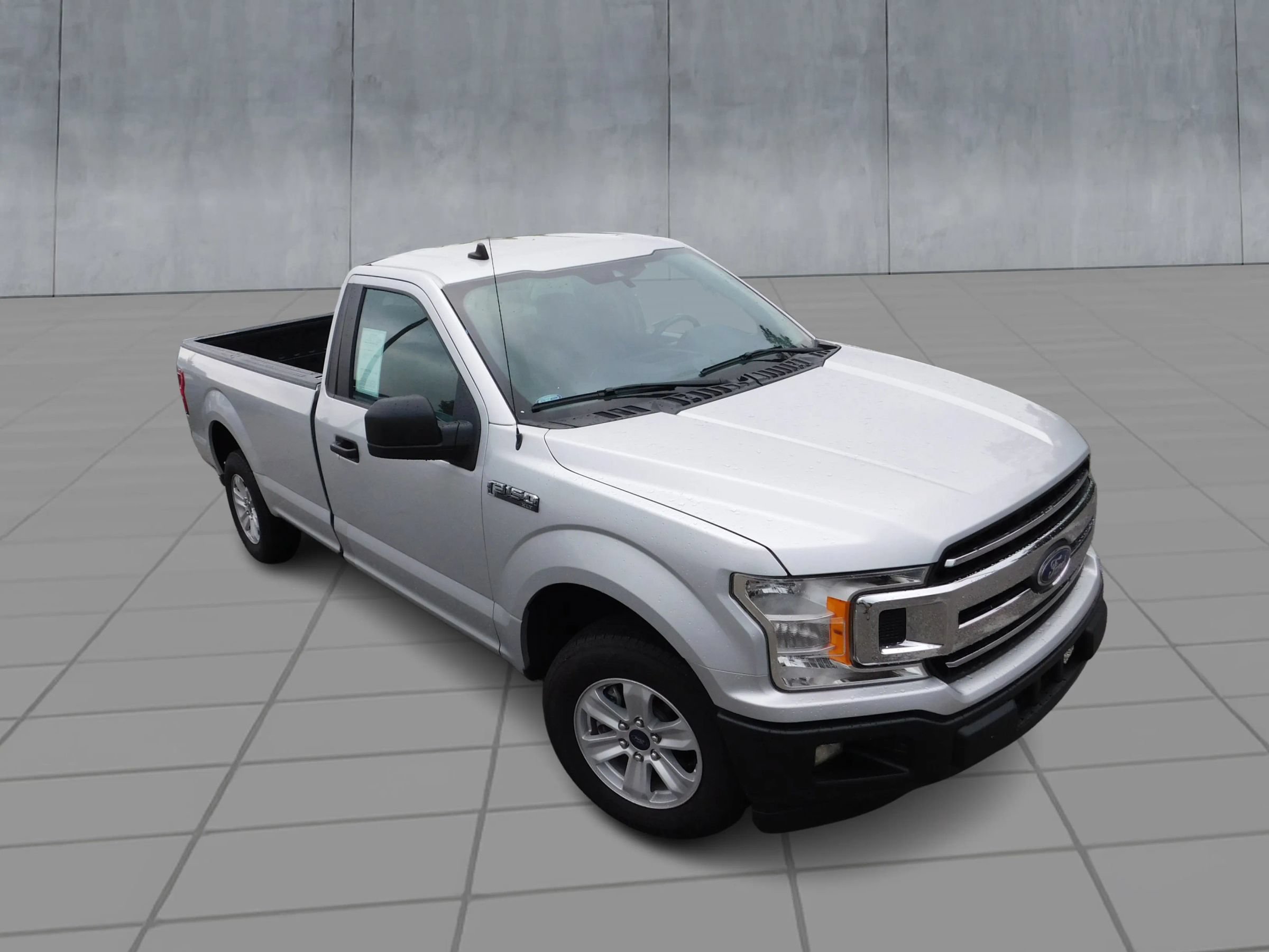 Used 2019 Ford F150 XLT w/ Equipment Group 301A Mid RWD image 2