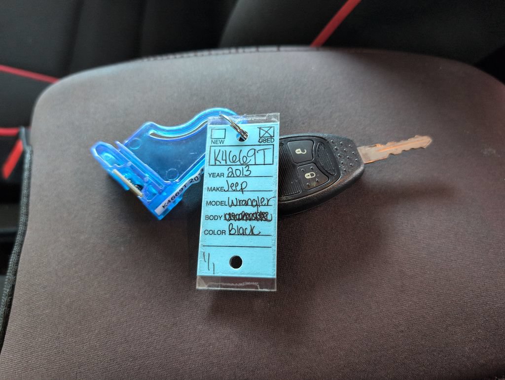 Used 2013 Jeep Wrangler Sport AWD/4WD image 14