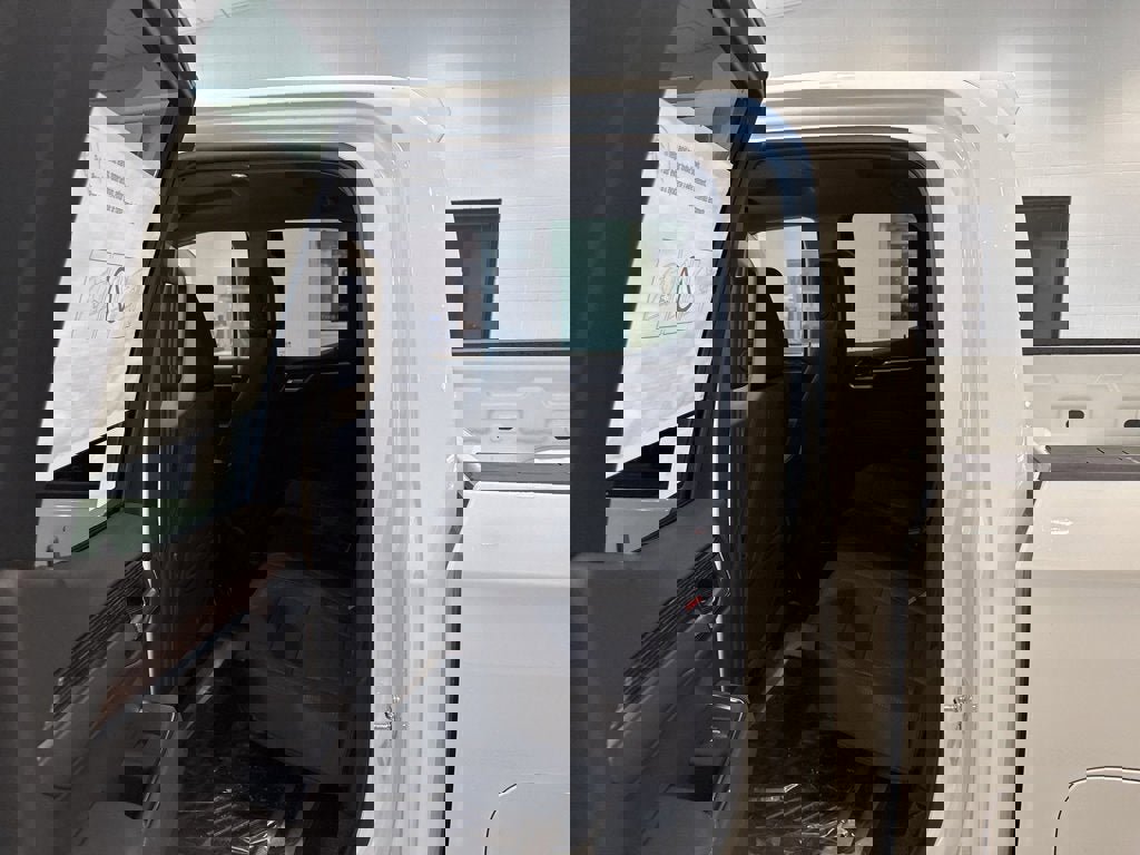 New 2025 GMC Sierra 1500 Elevation image 17