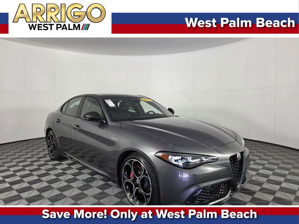 Used 2024 Alfa Romeo Giulia Veloce image 1
