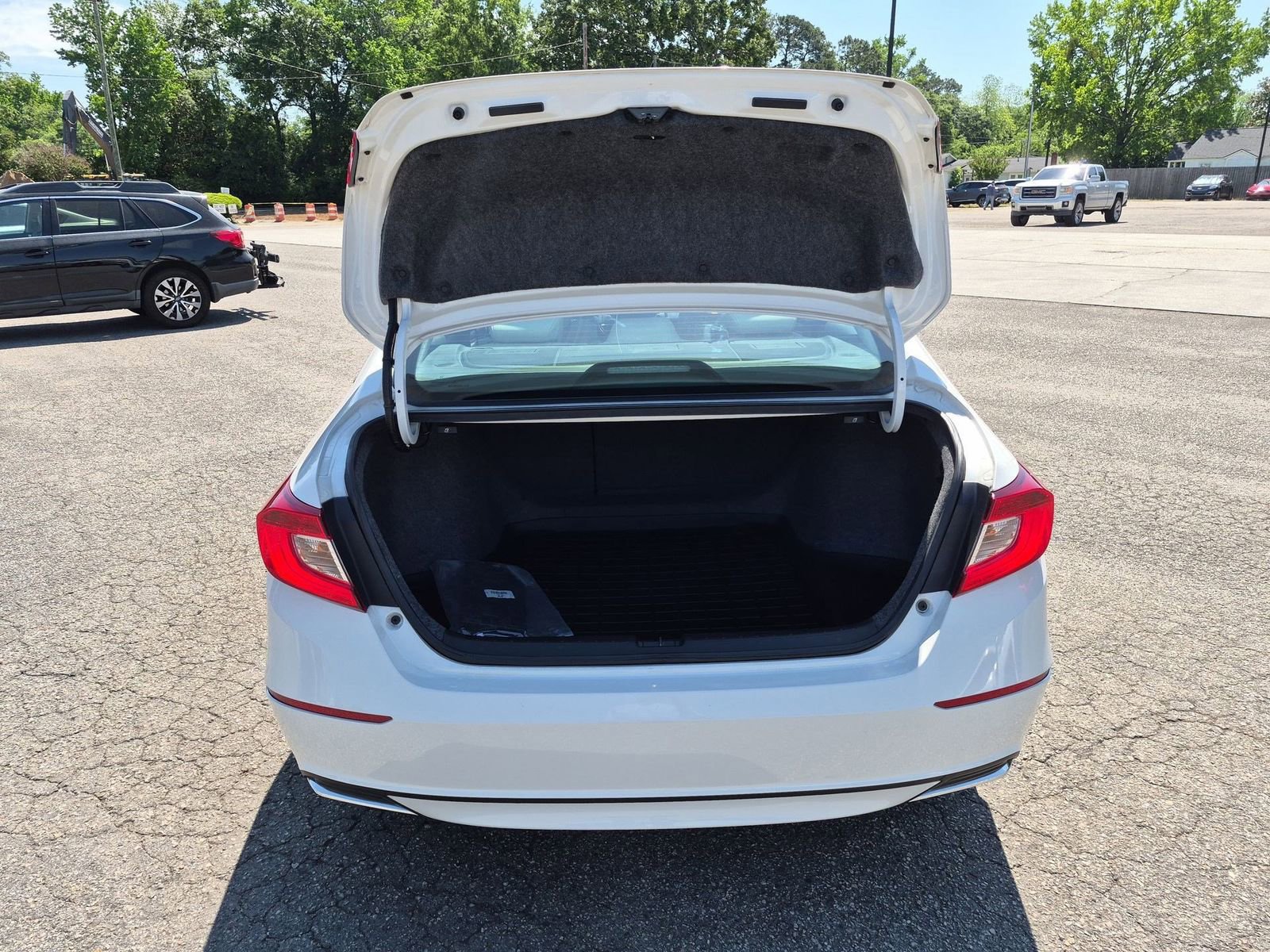 Used 2018 Honda Accord EX-L image 25