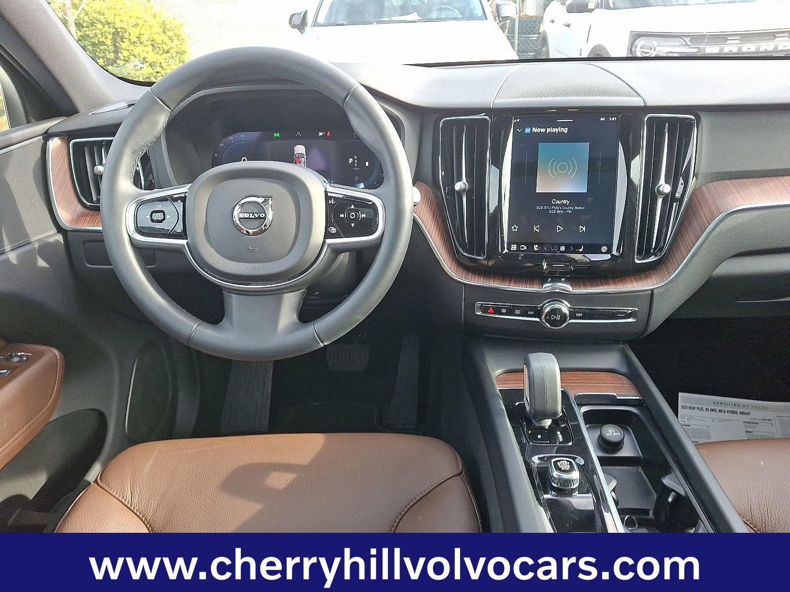 Certified 2023 Volvo XC60 B5 Plus image 12