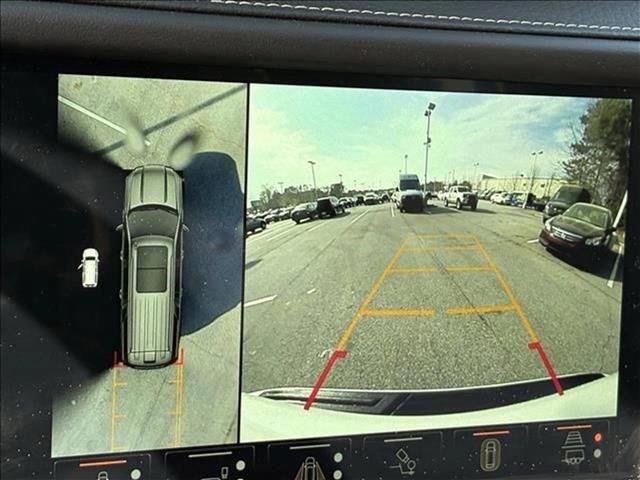 Used 2023 GMC Yukon Denali Ultimate AWD/4WD image 8