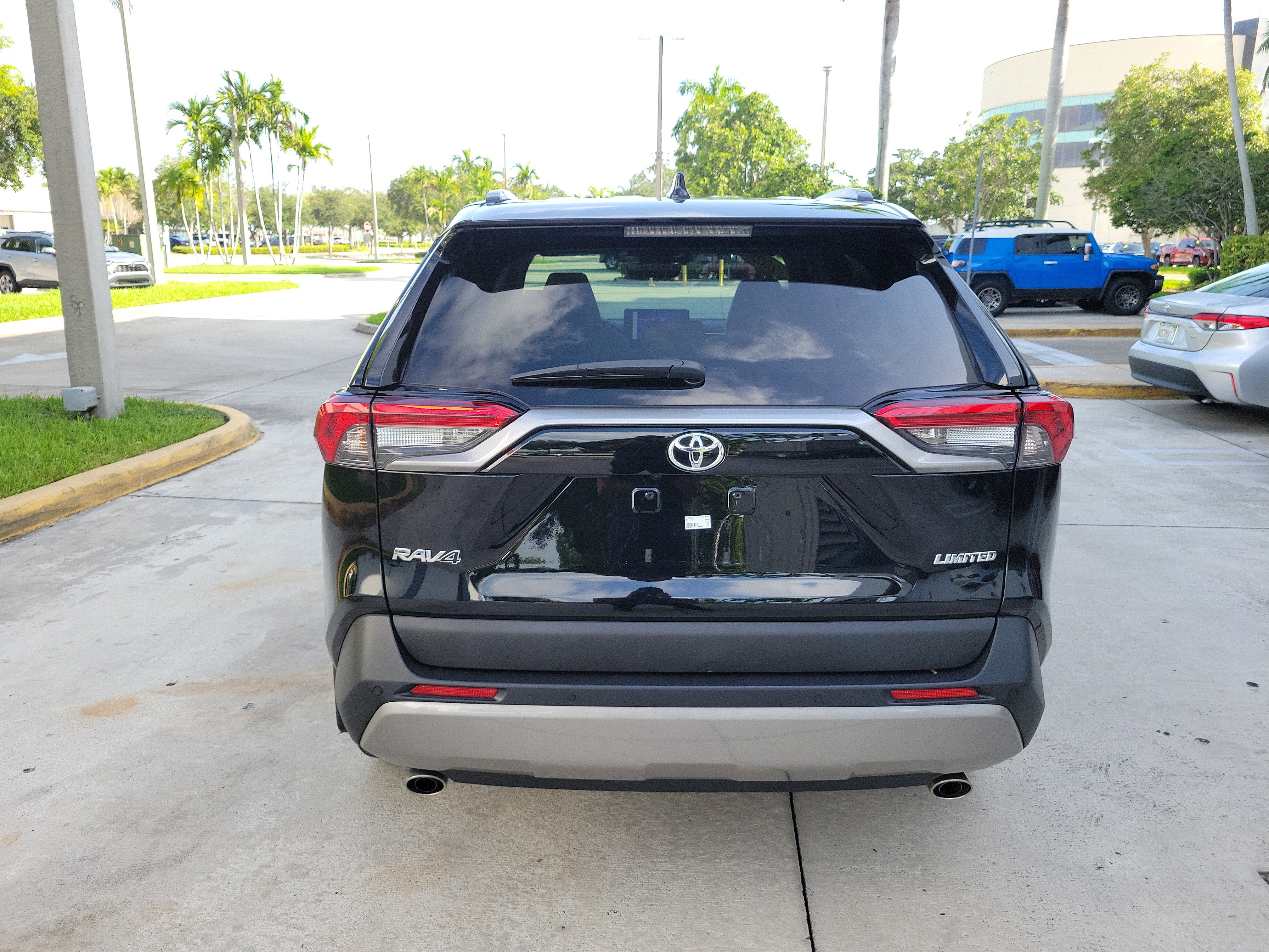 Certified 2024 Toyota RAV4 Limited w/ Advanced Technology Package FWD image 6
