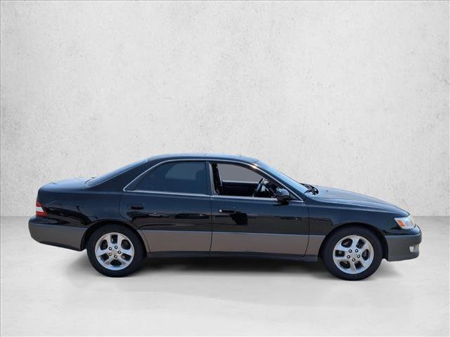 Used 2000 Lexus ES 330 w/ Lexus Value Pkg FWD image 4
