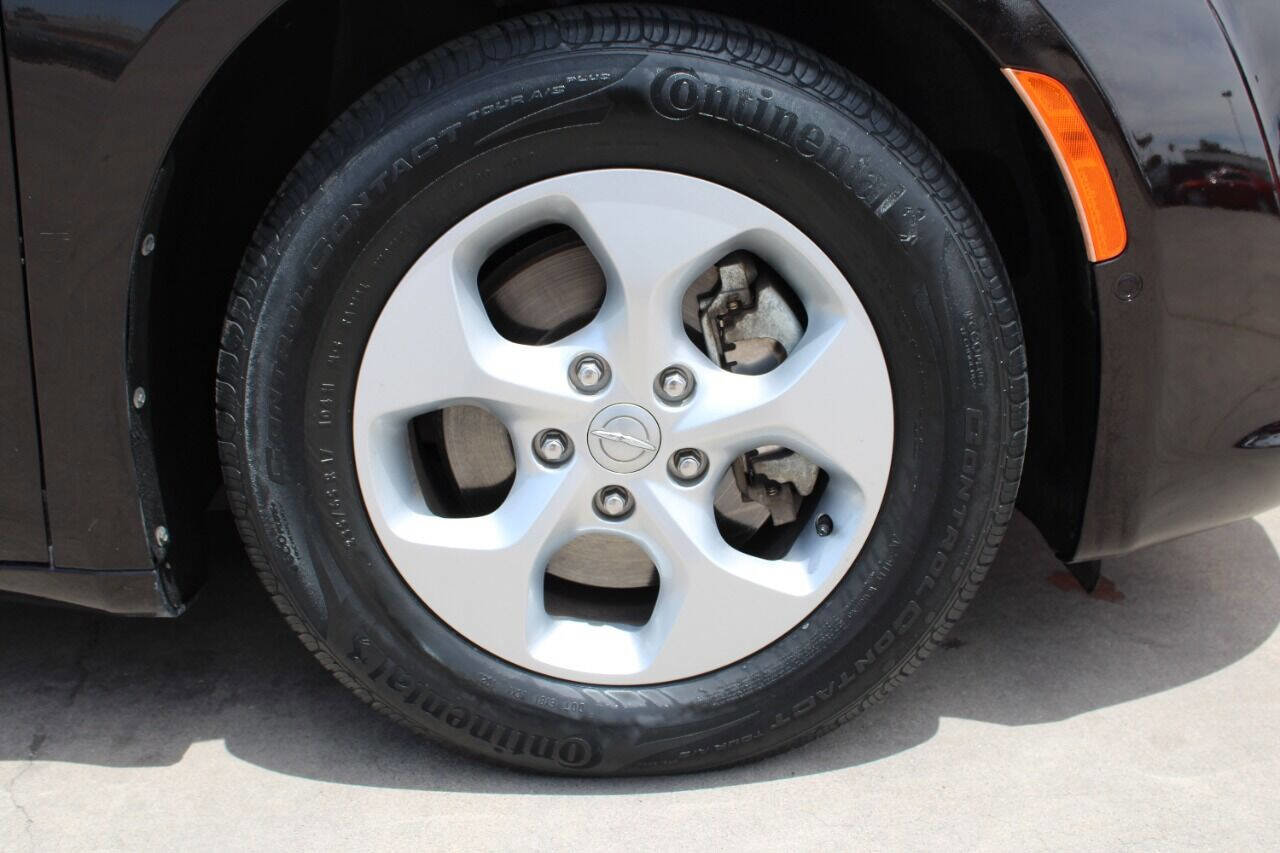 Used 2017 Chrysler Pacifica Touring-L Plus w/ Advanced Safetytec Group image 18