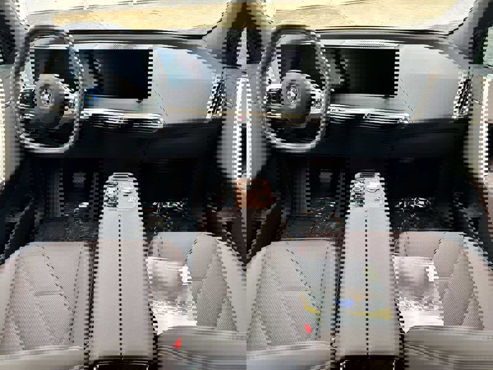 Certified 2025 BMW iX xDrive50 image 16