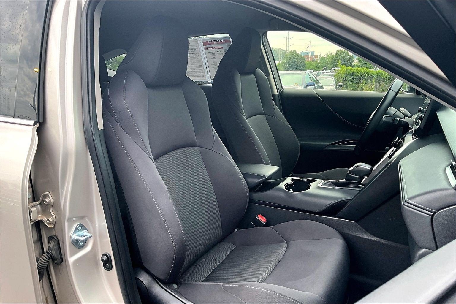 Used 2021 Toyota Venza LE AWD/4WD image 7