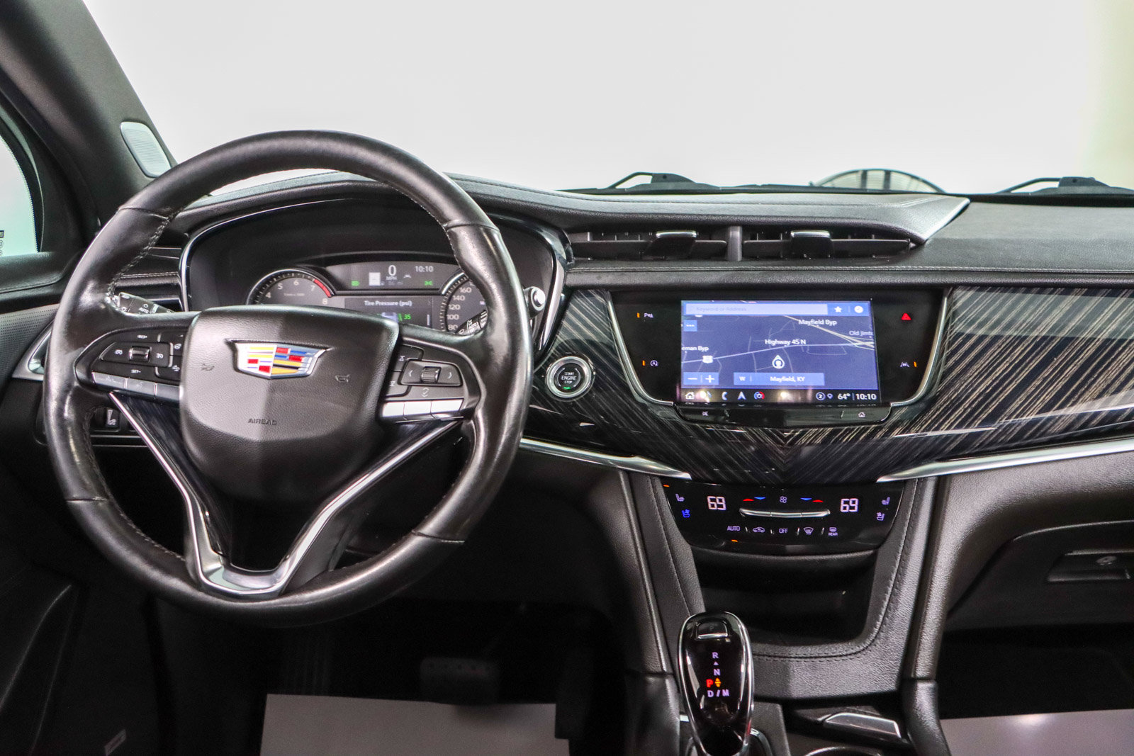Used 2024 Cadillac XT6 Premium Luxury AWD/4WD image 16