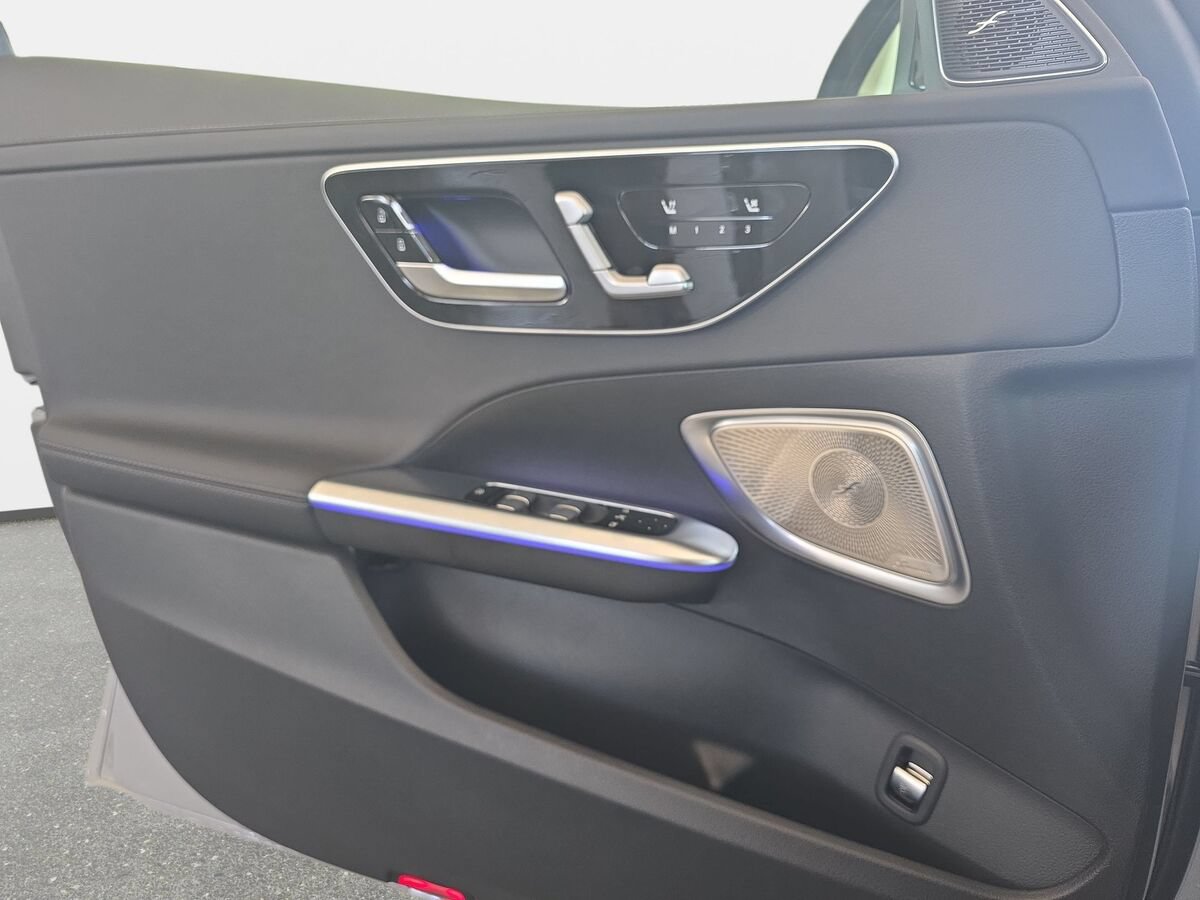 New 2026 Mercedes-Benz C 300 4MATIC Sedan image 26