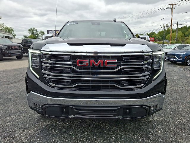 Used 2023 GMC Sierra 1500 SLT w/ SLT Premium Package AWD/4WD image 2