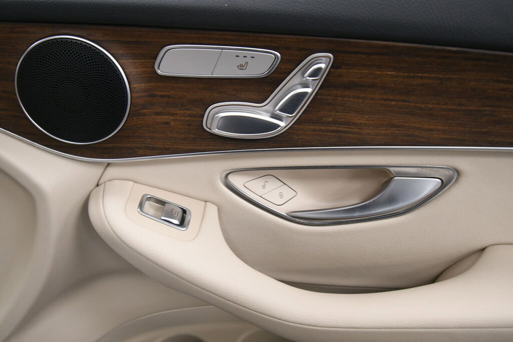 Used 2022 Mercedes-Benz GLC 300 4MATIC image 30