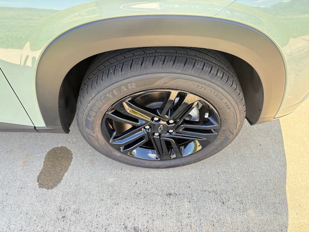 New 2026 Chevrolet Trax ACTIV w/ Sunroof Package FWD image 50