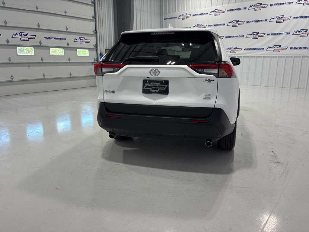 Used 2024 Toyota RAV4 LE image 5