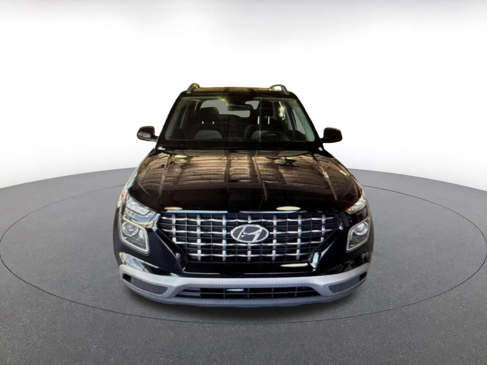 Used 2026 Hyundai Venue SEL FWD image 4