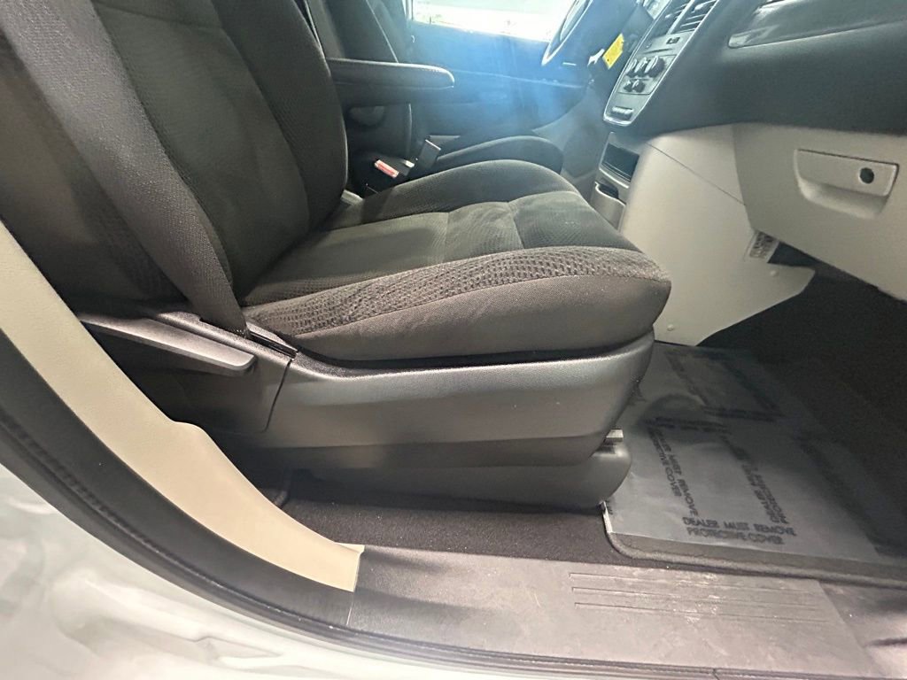 Used 2020 Dodge Grand Caravan SE w/ Rear Park Assist Package image 22