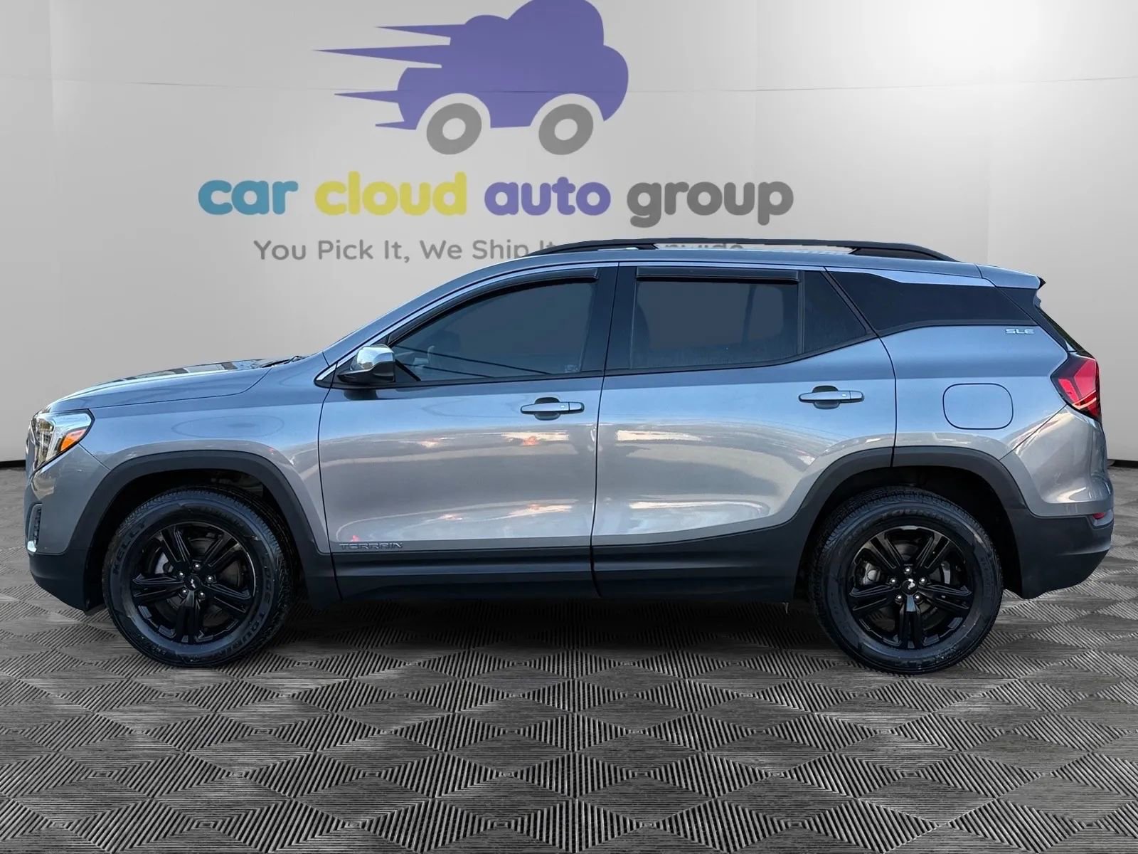 Used 2019 GMC Terrain SLE w/ Driver Convenience Package image 2