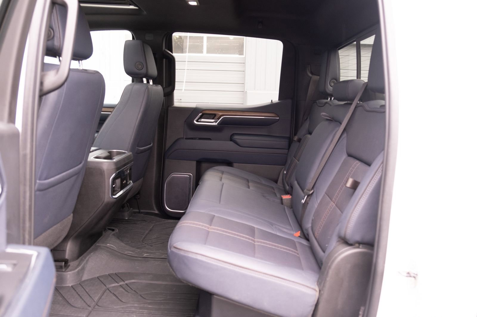 Used 2023 Chevrolet Silverado 1500 High Country w/ Technology Package image 19