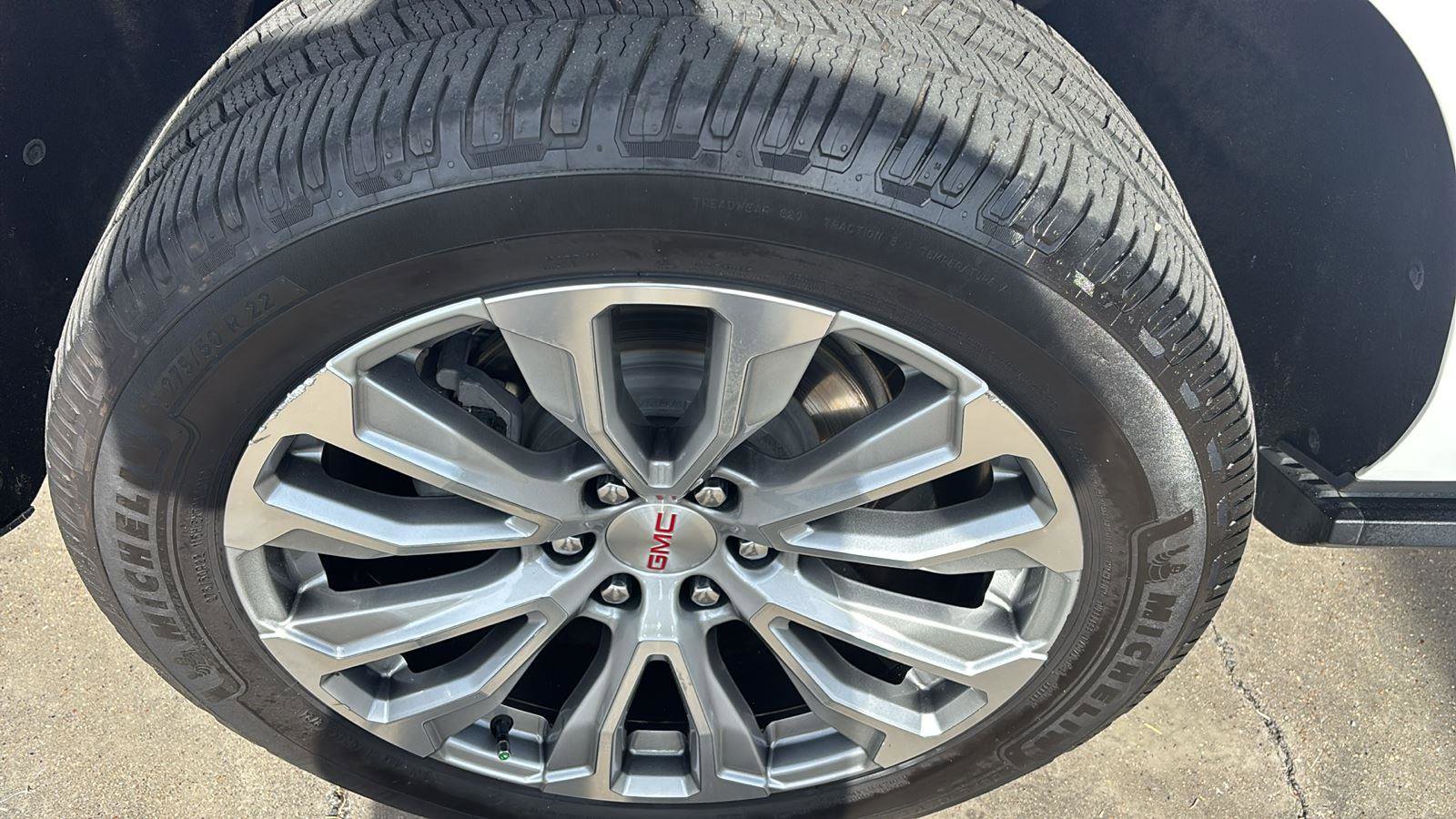 Used 2023 GMC Yukon XL Denali image 10