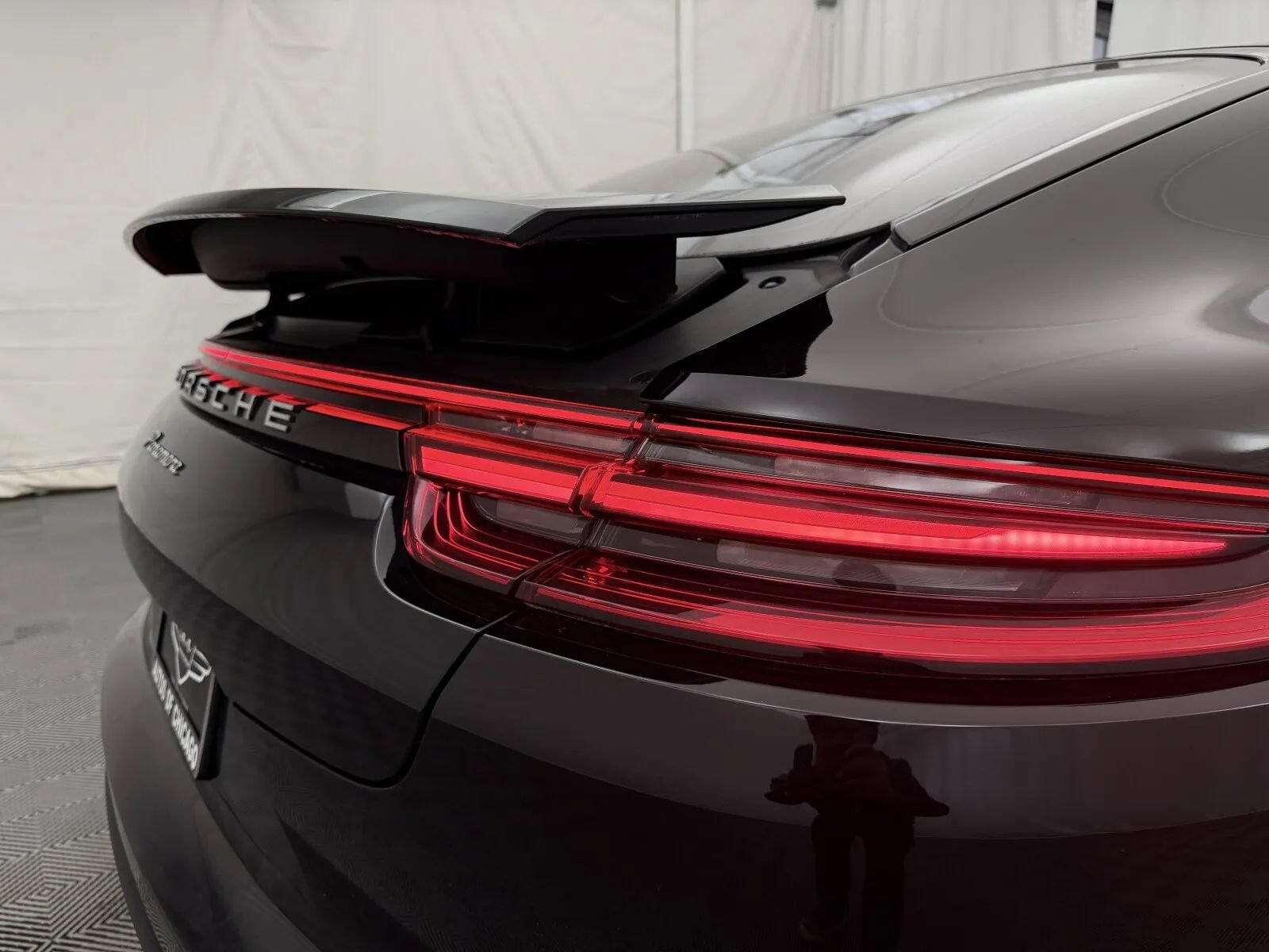 Used 2018 Porsche Panamera RWD image 8
