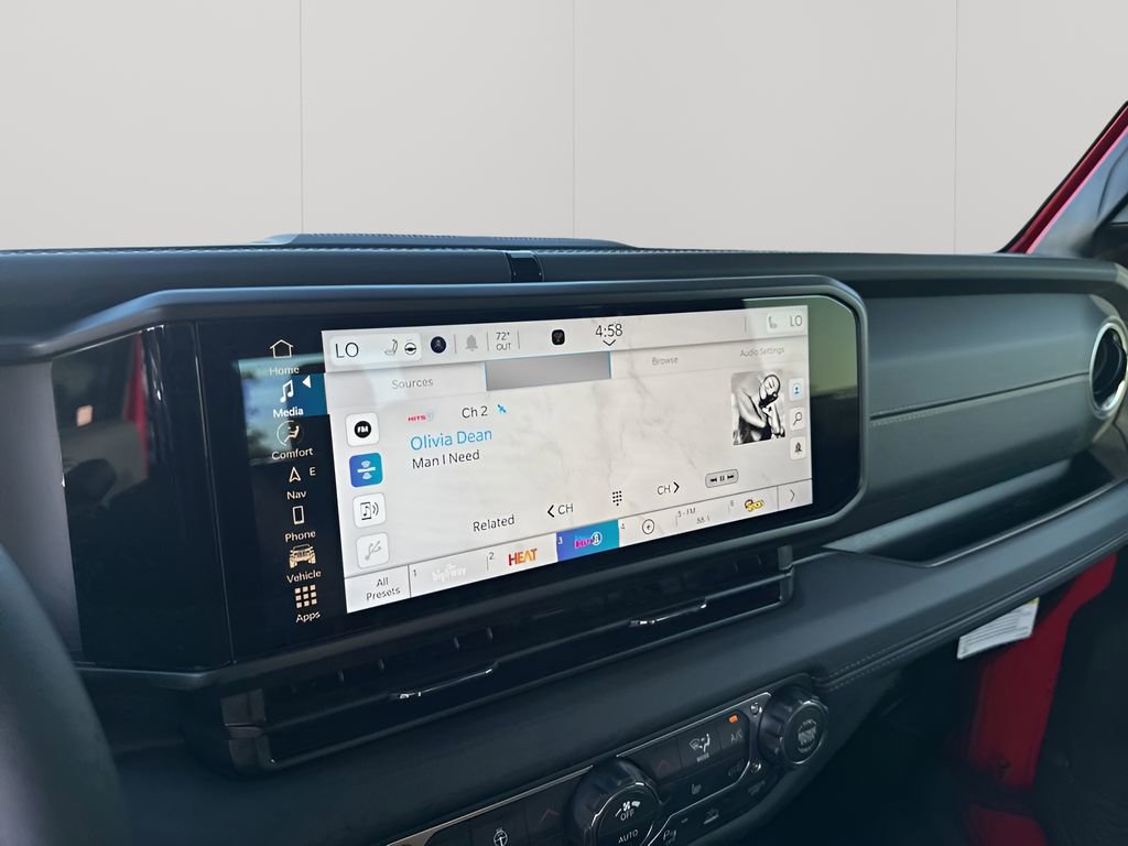 New 2025 Jeep Gladiator High Tide image 35