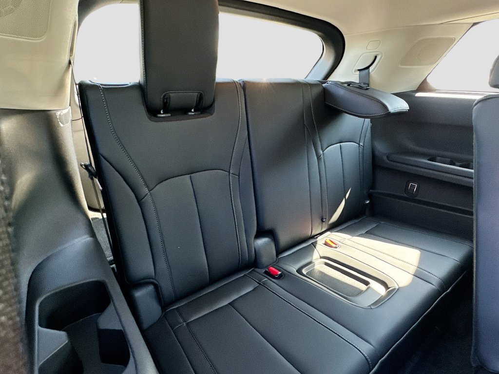 Used 2027 INFINITI QX60 Pure w/ Cargo Package FWD image 29
