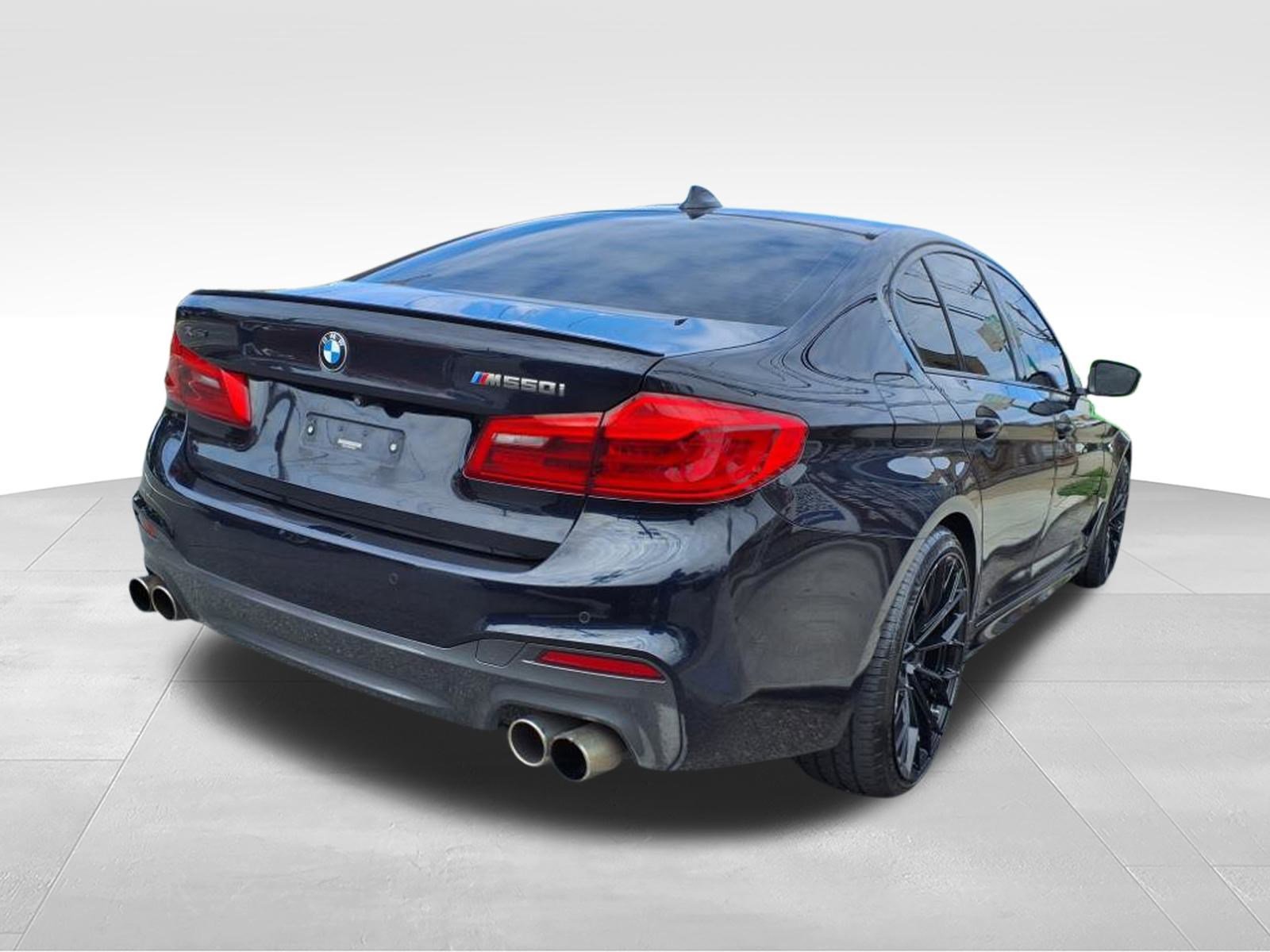Used 2019 BMW M550i xDrive image 4