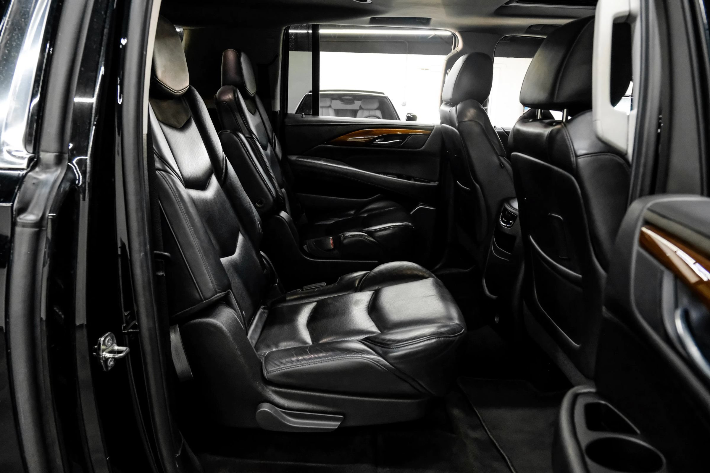 Used 2020 Cadillac Escalade ESV Luxury RWD image 41